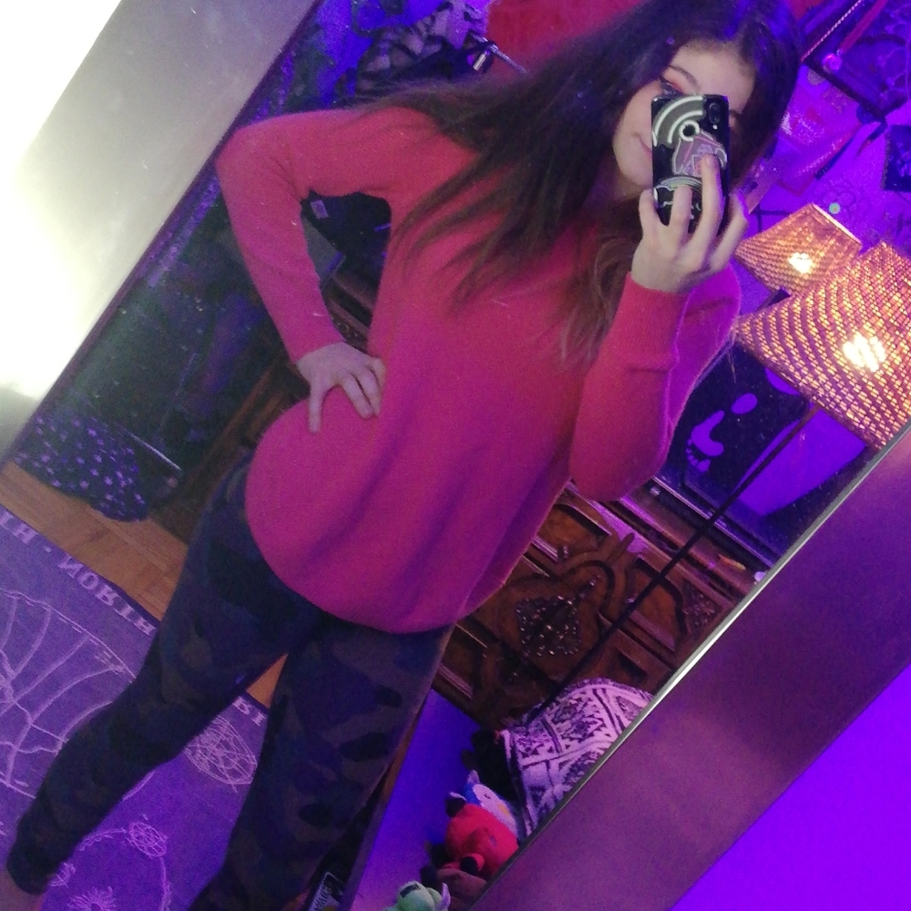 Gap sweater